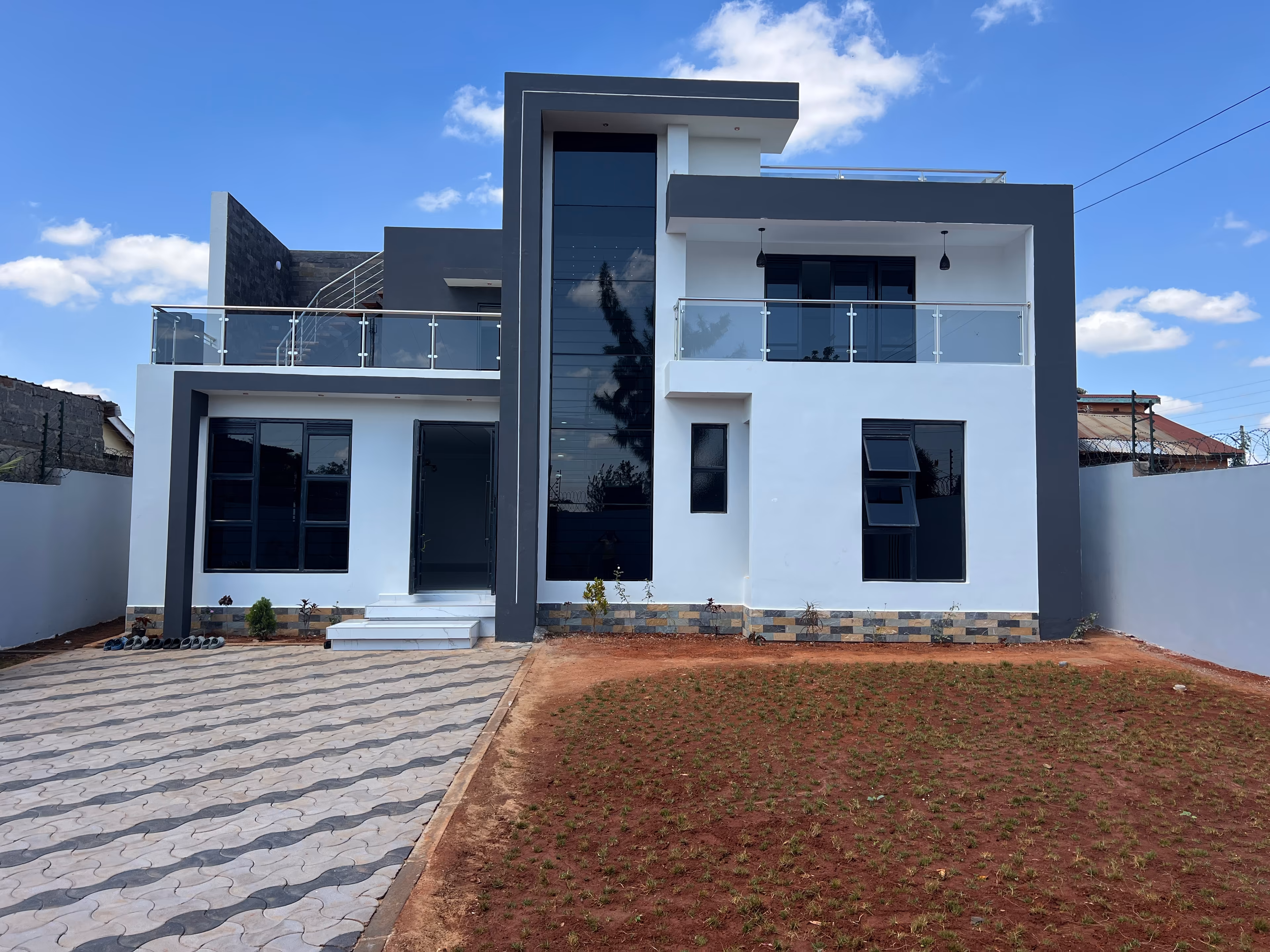 Leuwigoong house sevilage